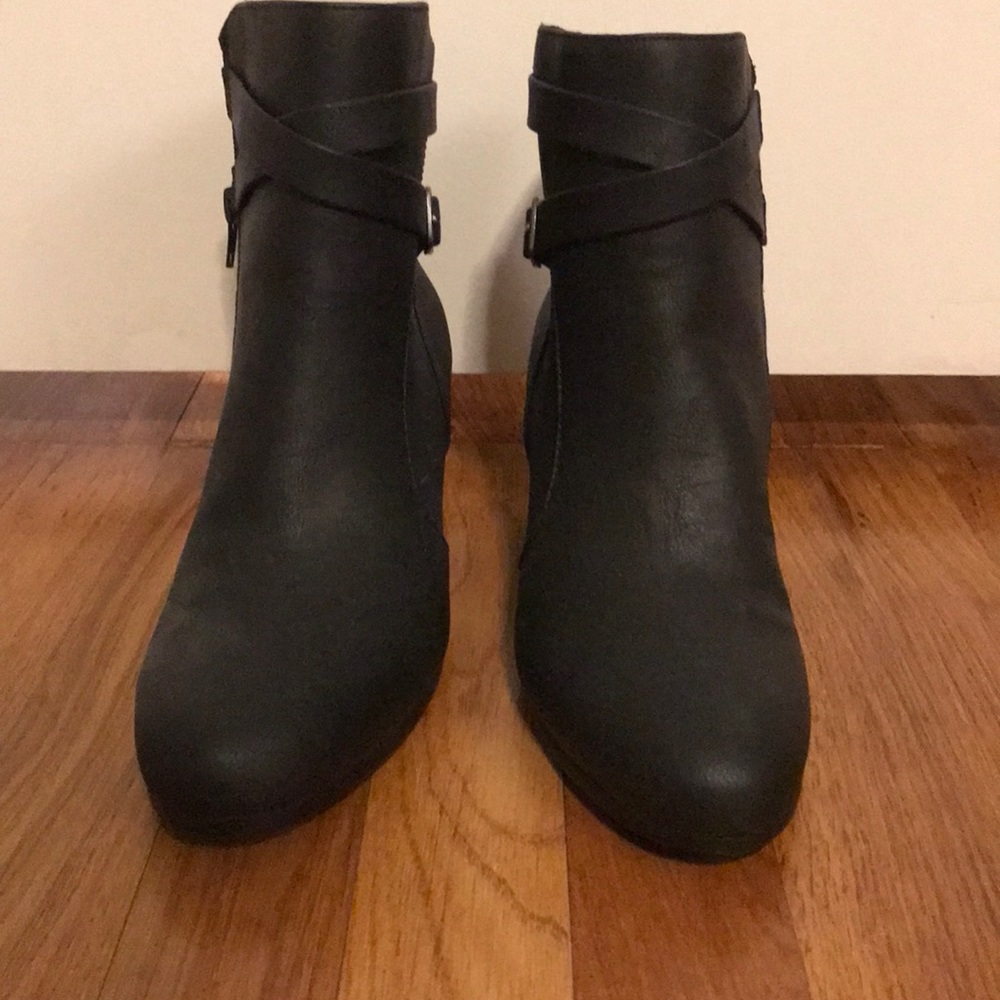 Aersoles Black booties